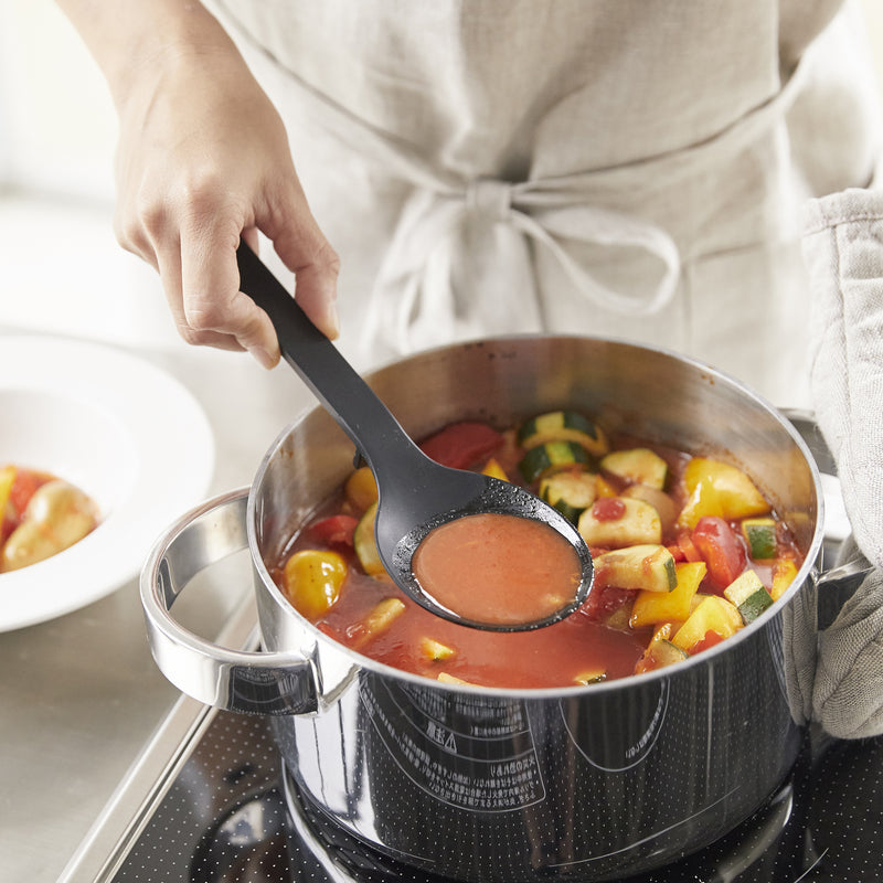 Testing sauce using Yamazaki Home Floating Cooking Spoon